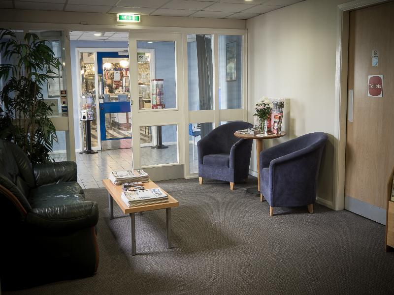 Travelodge Limerick Junction Интериор снимка