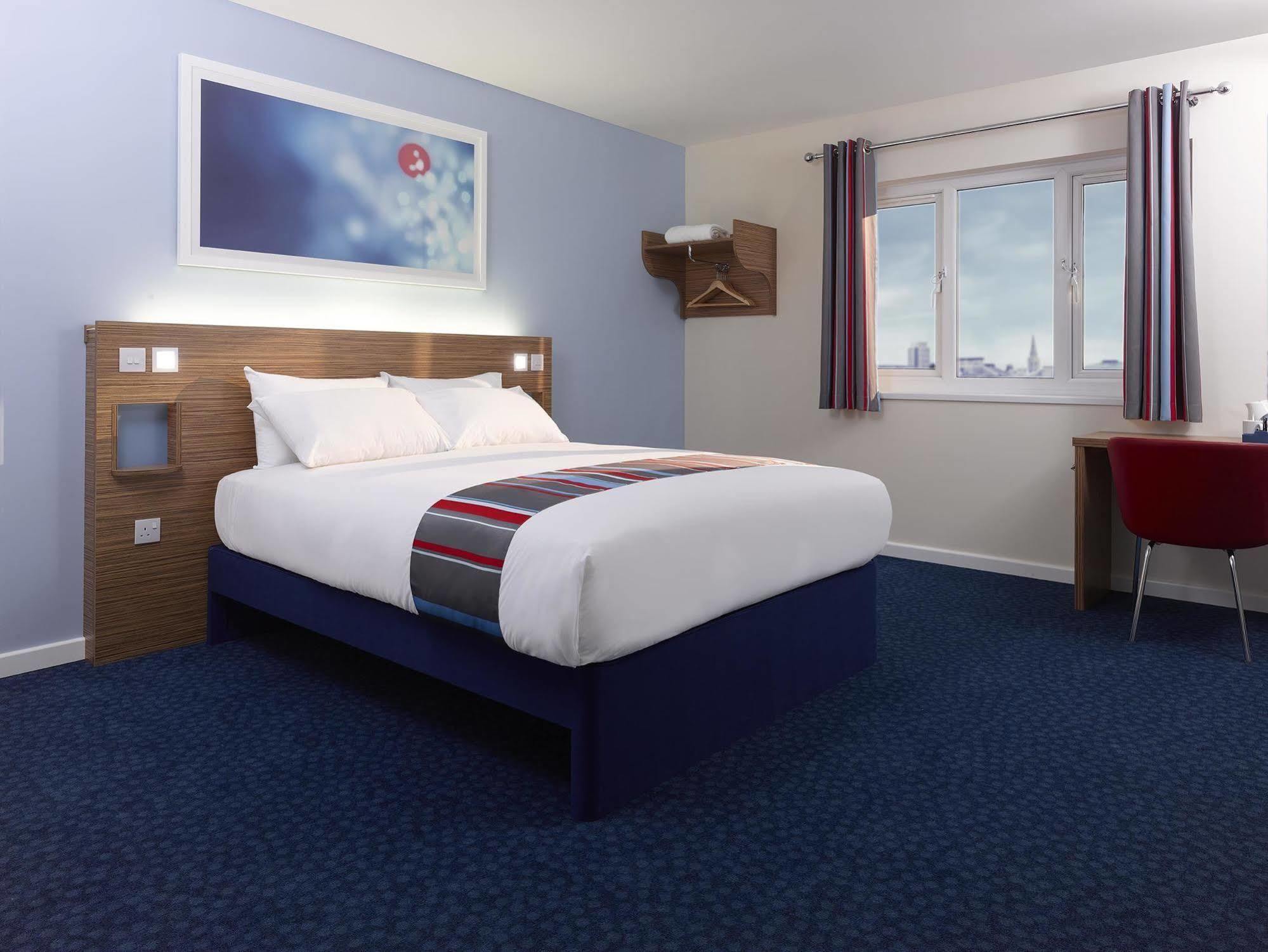 Travelodge Limerick Junction Екстериор снимка